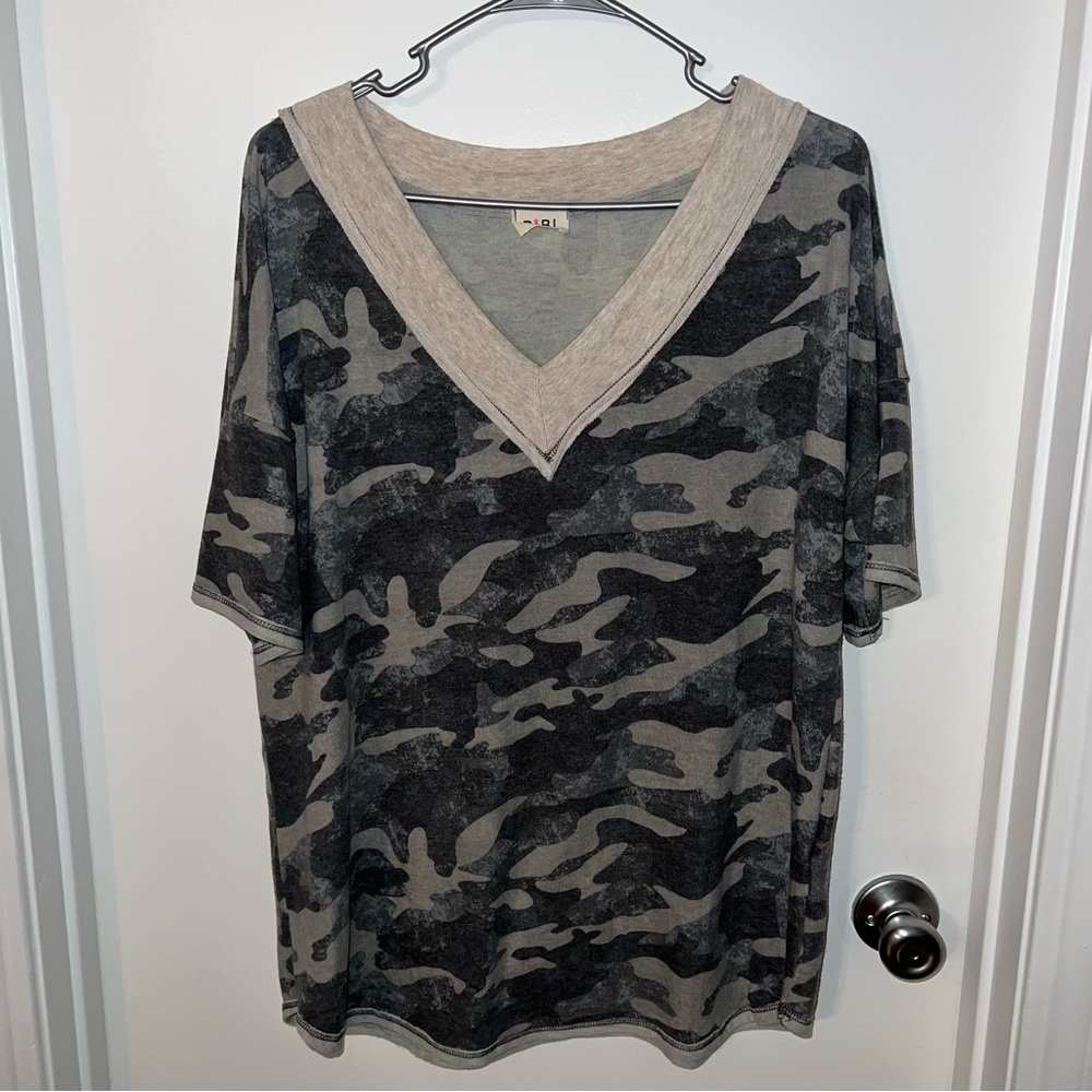 🍀4 for 25🍀 BiBi | Vneck Camo Shirt